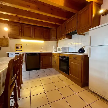 度假居 Maison De Village Independante Avec Cour Fermee Et Garage - Proche Sites Medievaux Et Nature - Fr-1-582-61