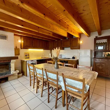 度假居 Maison De Village Independante Avec Cour Fermee Et Garage - Proche Sites Medievaux Et Nature - Fr-1-582-61